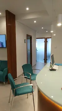 Dr. Carlos Simões - Clínica de Medicina Dentária