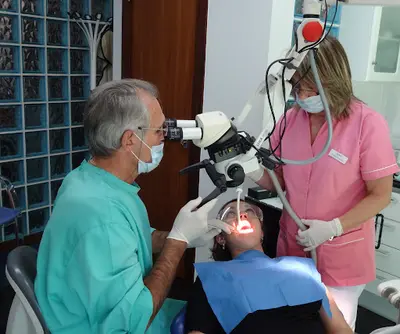Clínica Dentária E Ortodontica Marques Ferreira Lda