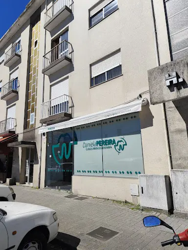 Daniela Pereira-clínica Médico Dentária Lda