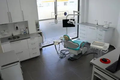 Clínica Dr. Bueno (Medicina Dentária)