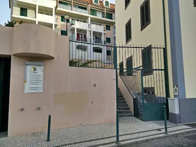 Pateodente - Investimentos E Serviços Na Área Medicina Dentária, Lda