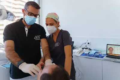 AM SMILING - Clinica Dentária