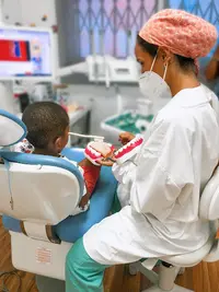 ORAL+ Clínica Dentária c/ serviço ao domicílio