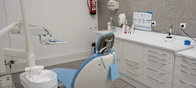 Clínica Dentária Especializada - Implante dentário, Aparelho dentário - Médico dentista em Oeiras