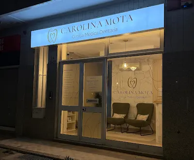Carolina Mota - Clínica Médica Dentária