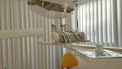C.R.O.S. - Centro De Reabilitação Oral De Sesimbra Lda