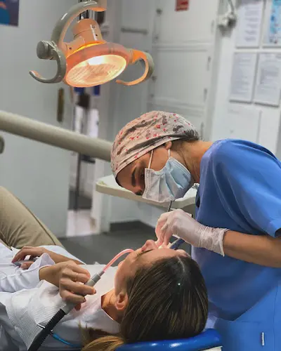 Brilho Platina Clinica Dentária