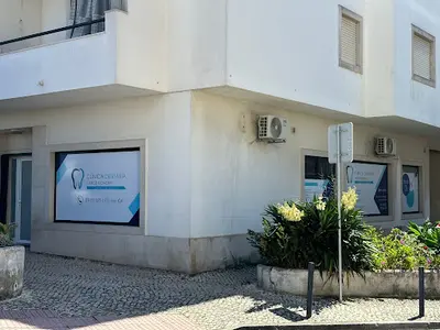 Clínica Dentária Varge Mondar