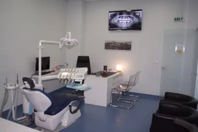 Ambidente - Clínica Médica Dentária - Dr. Manuel Sampaio