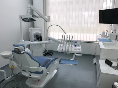 Orthoimplante Clínica Dentária