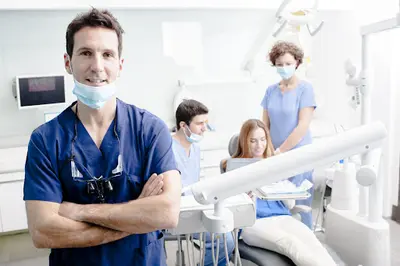 AdvanceClinics - Dr. Vítor Machado - Médico Dentista Famalicão